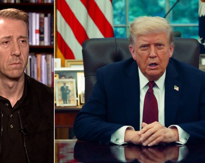 “this-is-what-fascists-do”:-the-traitor-labels-antifa-a-terrorist-org-in-his-war-on-dissent