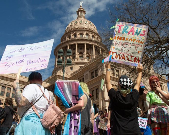 texas-enacts-one-of-the-nation’s-strictest-trans-bathroom-bans