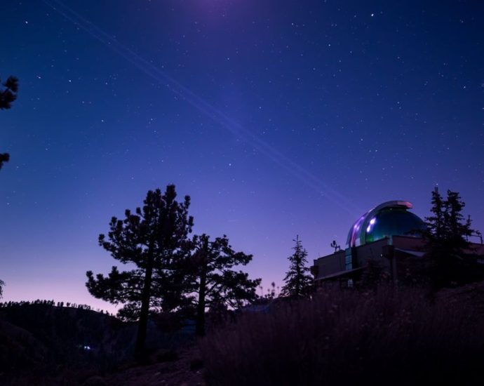 Psyche asteroid probe uses lasers to phone home from 218 million miles away