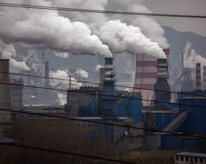 ‘underwhelming’:-china’s-new-climate-target-falls-far-short,-experts-say
