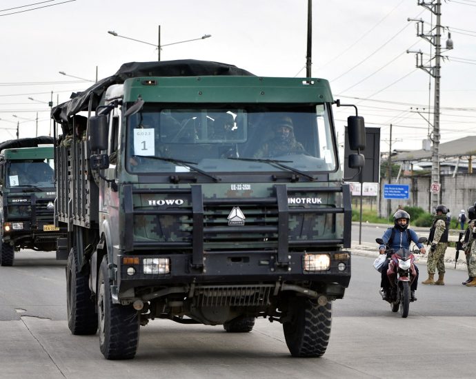 prison-riot-in-ecuador-kills-at-least-17-people
