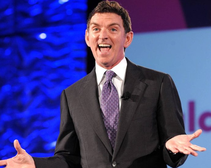 michael-patrick-king-to-receive-glaad’s-vito-russo-award-at-40th-anniversary-gala