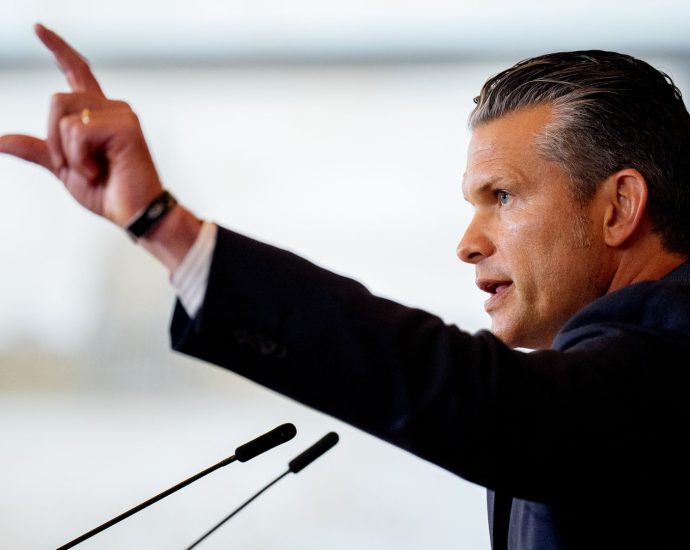 hegseth-calls-hundreds-of-generals-to-quantico,-but-no-one-is-saying-why