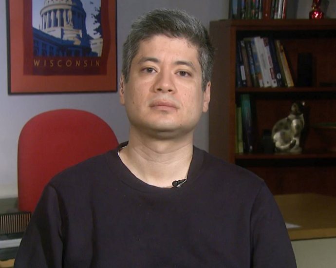 as-the-traitor-vows-war-on-left,-ken-klippenstein-reveals-kirk-&-ice-shooters-were-disengaged-with-politics