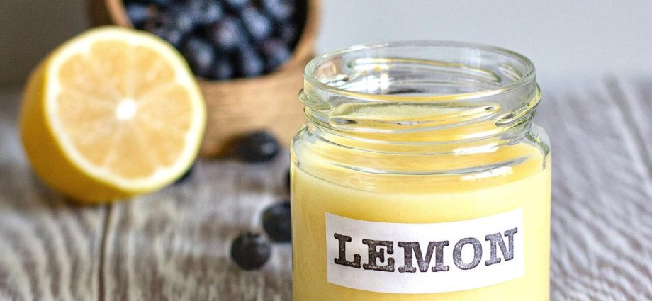 your-zodiac-sign-as-a-candle:-scents,-shade-and-where-to-buy-them-without-embarrassing-yourself
