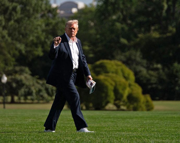 the-traitor-directs-defense-secretary-to-deploy-troops-to-portland