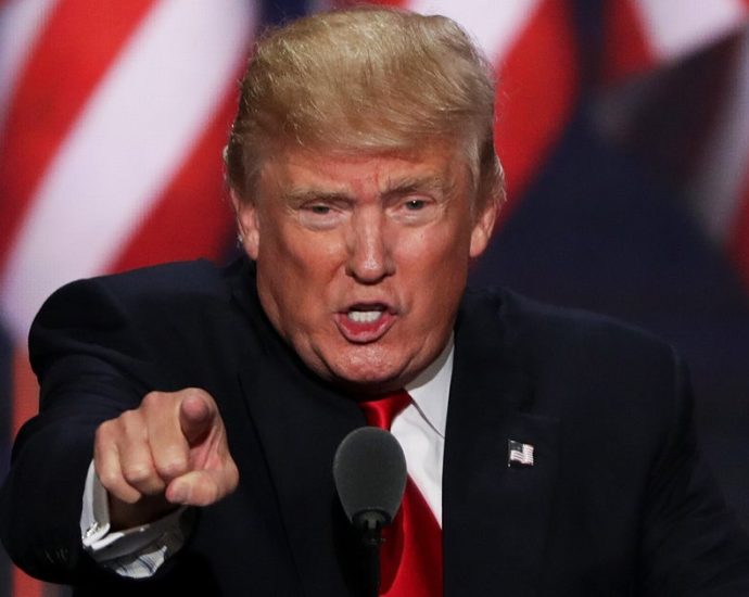 cnn-host-rolls-tape-of-the-traitor-using-the-same-exact-words-conservatives-claim-lead-to-violence