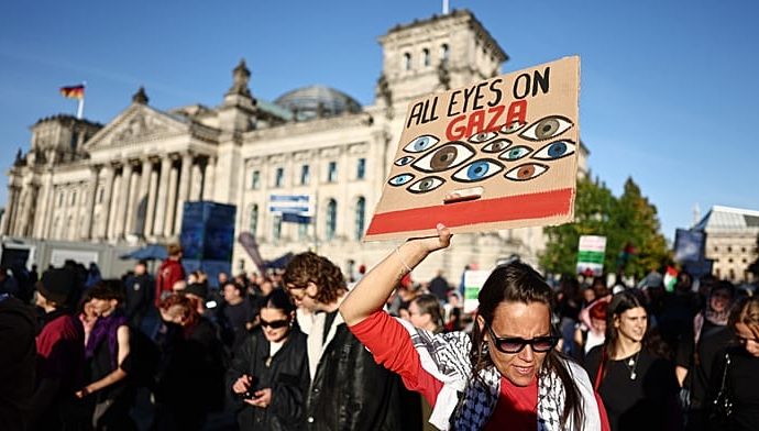 thousands-of-germans-in-berlin-protest,-call-for-end-to-israel-hamas-war-in-gaza