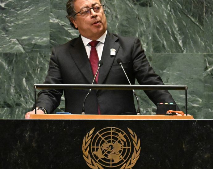 us-revokes-colombian-president’s-visa-for-urging-soldiers-to-disobey-the-traitor