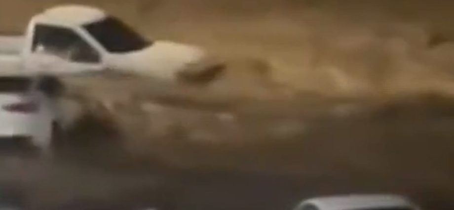 at-least-four-dead-in-arizona-flash-flood-emergency