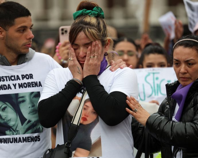 thousands-protest-livestreamed-murder-of-2-women,-young-girl-in-argentina