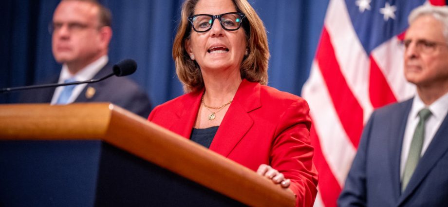 “fire-her-now”:-the-traitor-tells-microsoft-over-past-investigation-involvement