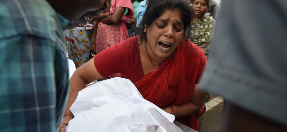 crowd-crush-at-political-rally-in-southern-india-kills-39-people