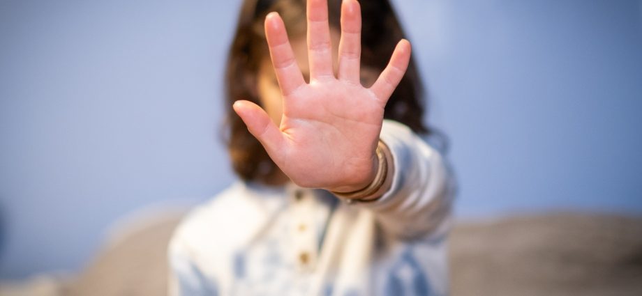 how-old-are-we-when-we-start-thinking,-‘what-i-don’t-know-can’t-hurt-me’?