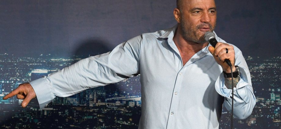 right-wing-media-praises-rogan,-but-he’s-just-talking-science