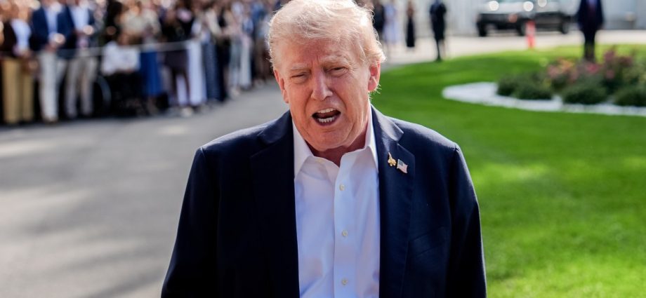 The Traitor to meet with top congressional leaders as a government shutdown looms