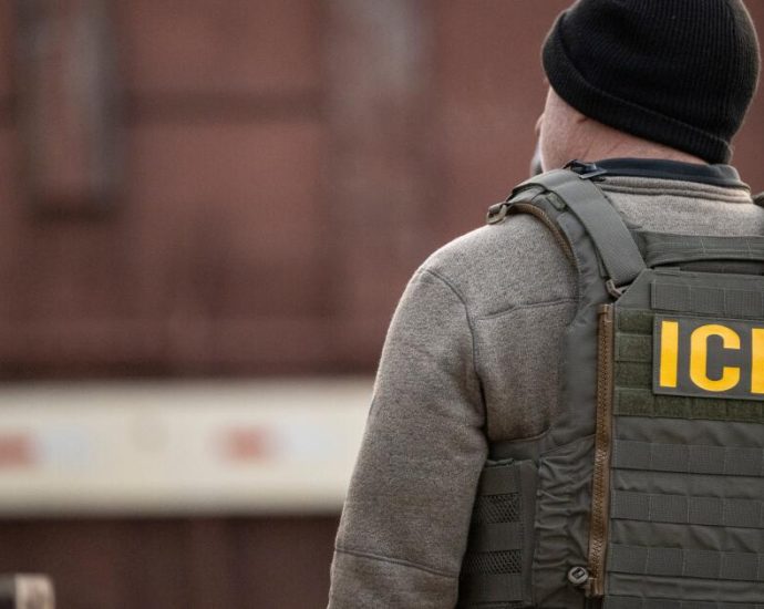 feds-indict-three-women-for-alleged-‘doxing’-of-ice-agent-in-los-angeles