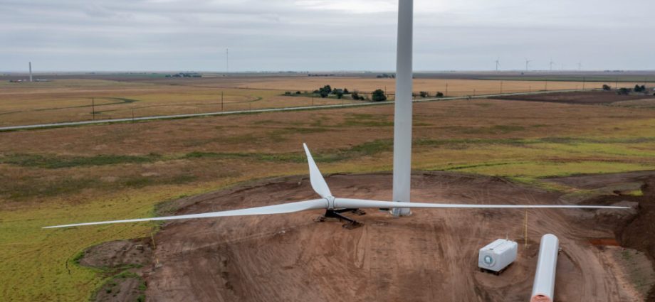 with-federal-support-for-wind-and-solar-waning,-states-are-trying-to-push-policy-through-on-their-own