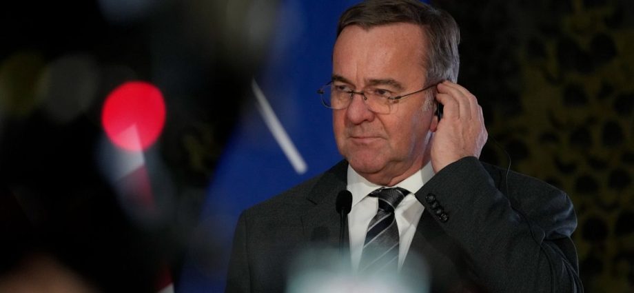 german-def-min-pistorius:-‘russian-federation-is-the-greatest-and-most-immediate-threat-to-nato’