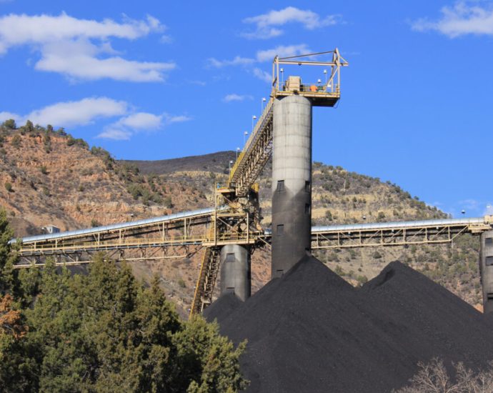 citing-‘ai-arms-race,’-the-traitor-administration-announces-efforts-to-rekindle-us-coal-industry
