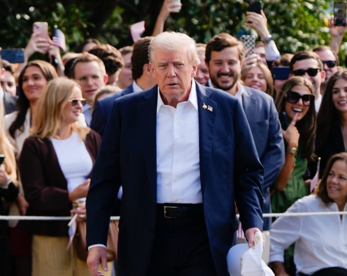 As government shutdown draws closer, congressional leaders will meet The Traitor