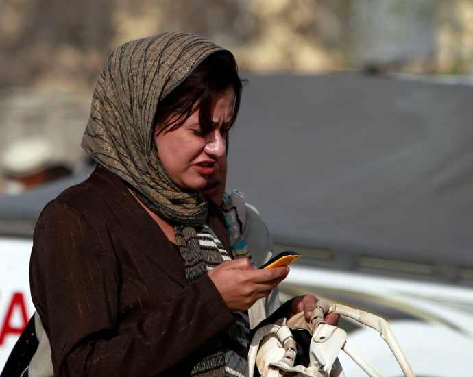 afghanistan-imposes-internet-blackout:-what-has-the-effect-been-so-far?
