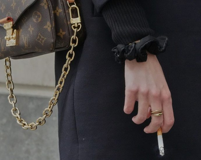 cigarette-break:-french-car-sharing-service-fuels-cheaper-cross-border-shopping