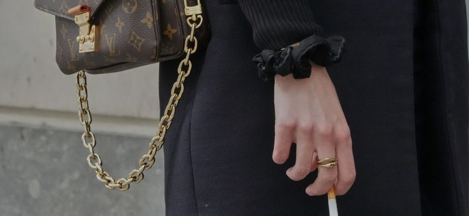 cigarette-break:-french-car-sharing-service-fuels-cheaper-cross-border-shopping