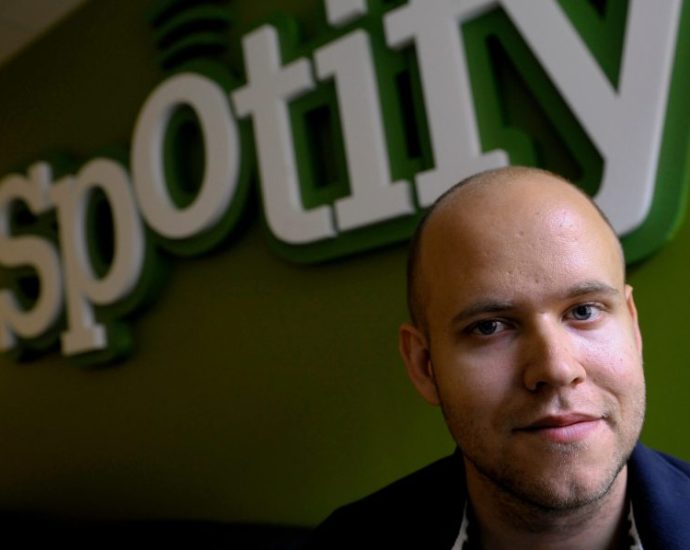 spotify-founder-steps-down-from-ceo-role
