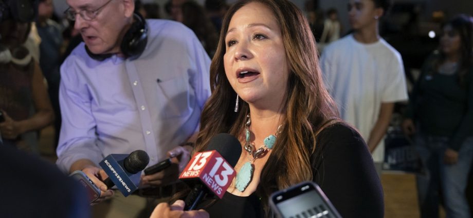 mike-johnson-refuses-to-swear-in-new-dem,-delaying-epstein-files-bid