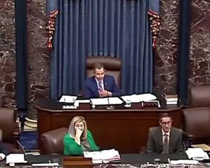 government-close-to-shutdown-as-bill-fails-in-senate