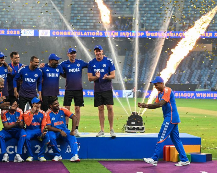asia-cup-2025:-india-and-pakistan-turn-cricket-into-militarised-theatre