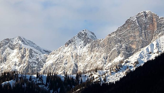 slovenian-climber-completes-world’s-first-ascent-on-wings-of-glider-in-mid-flight