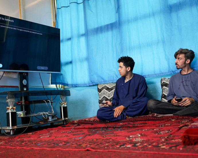 total-blackout-leaves-afghans-cut-off-as-taliban-denies-nationwide-internet-ban