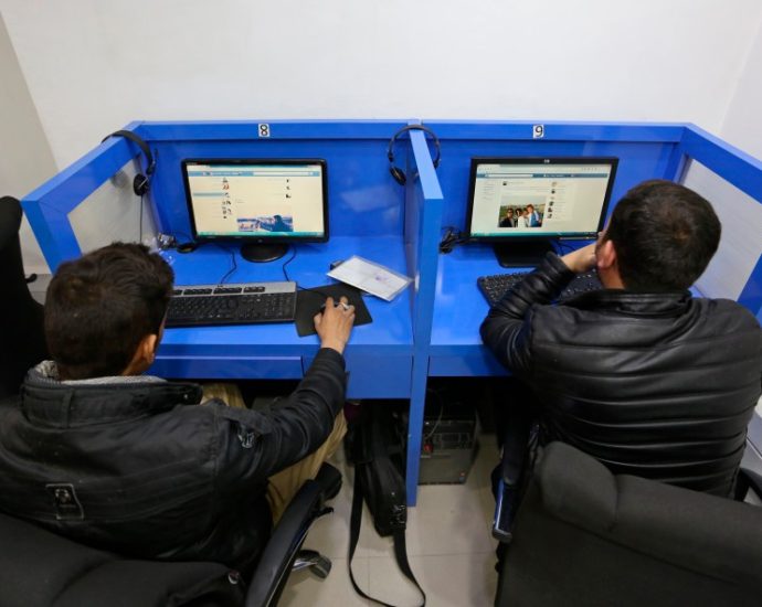un-appeals-to-the-taliban-to-restore-internet-access-across-afghanistan