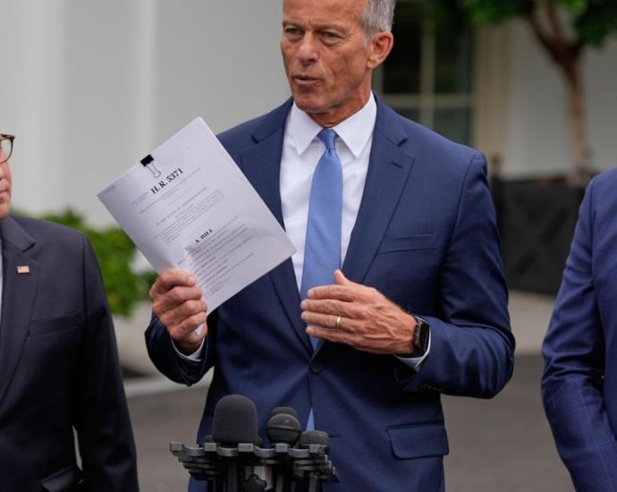 US government on brink of first shutdown in almost 7 years amid partisan standoff