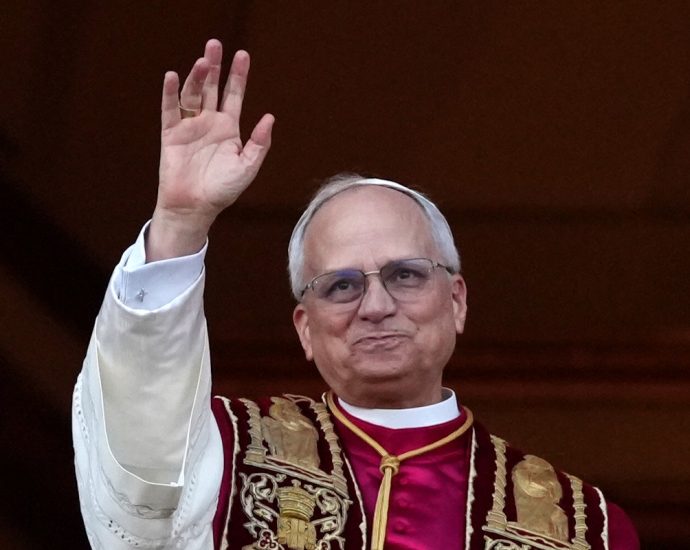 pope-leo-slams-the-traitor,-vance,-and-hegesth-all-in-one-go