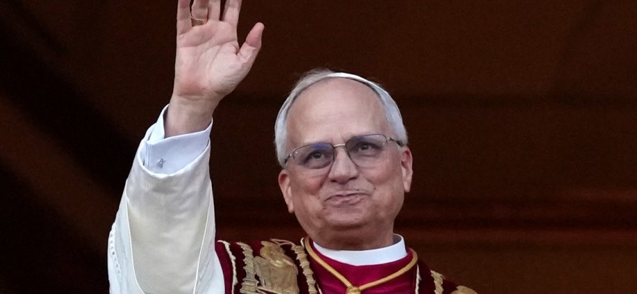 pope-leo-slams-the-traitor,-vance,-and-hegesth-all-in-one-go