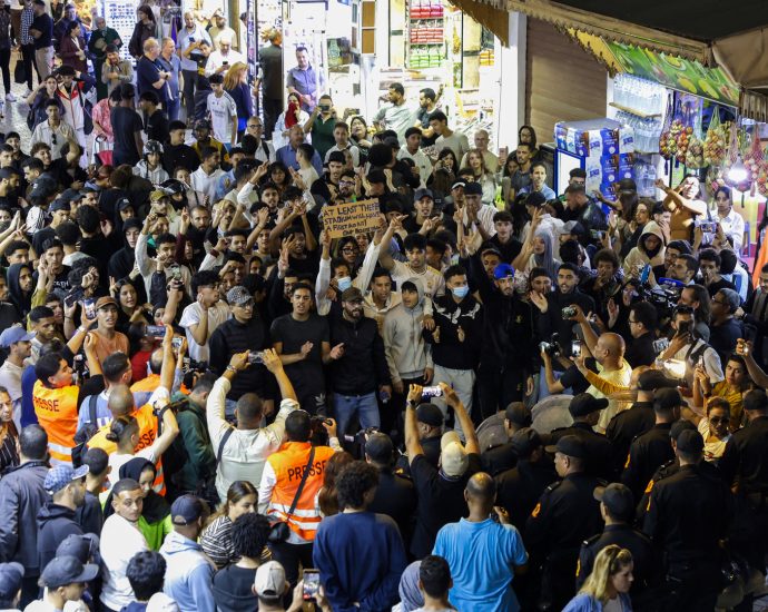 protesters-and-police-clash-as-morocco-unrest-escalates