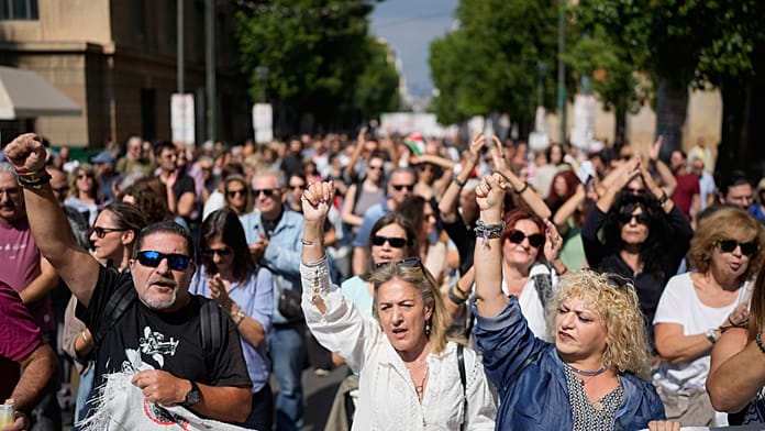 athens-paralyzed-by-general-strike-against-new-labor-laws