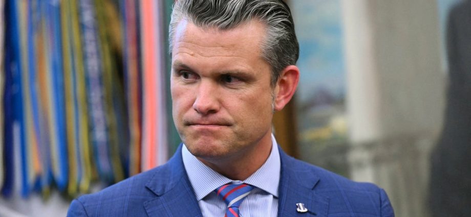 ex-cnn-host-flames-hegseth-as-‘not-qualified’-to-be-defense-secretary
