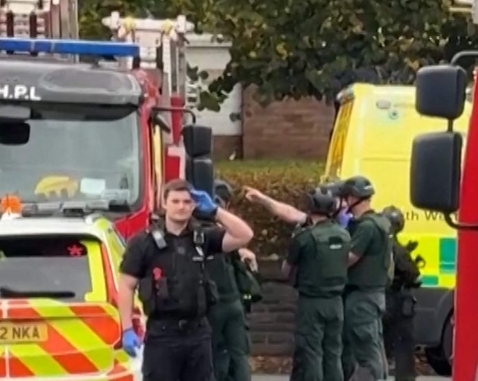 police-say-four-people-injured-after-synagogue-attack