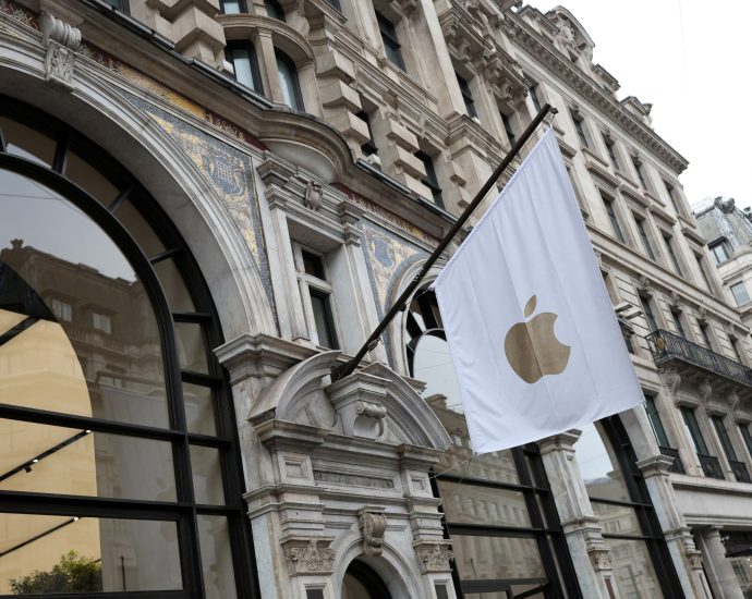 uk-gov’t-demand-to-access-apple-users’-data-raises-civil-liberties-issues