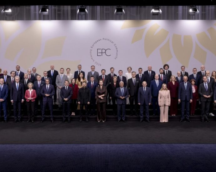 zelenskyy-at-eu-summit-in-copenhagen:-russia’s-ambition-to-divide-europe-is-clear