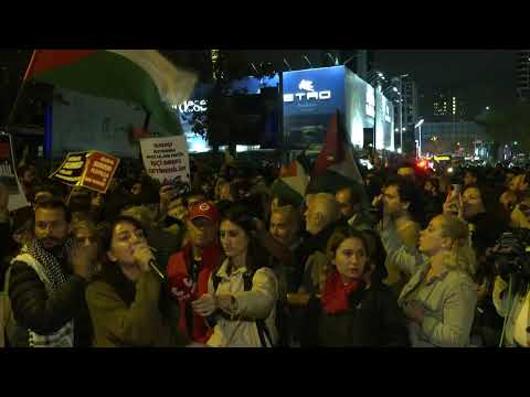 live:-turks-protest-over-gaza-aid-flotilla-interception