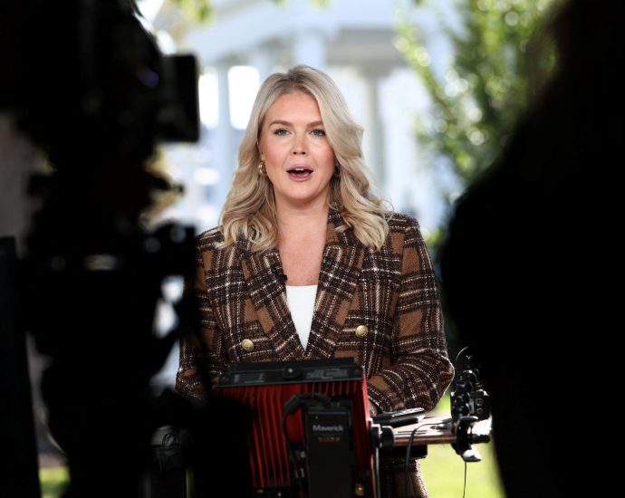 the-traitor-threatens-to-cut-‘democratic-agencies’-amid-government-shutdown