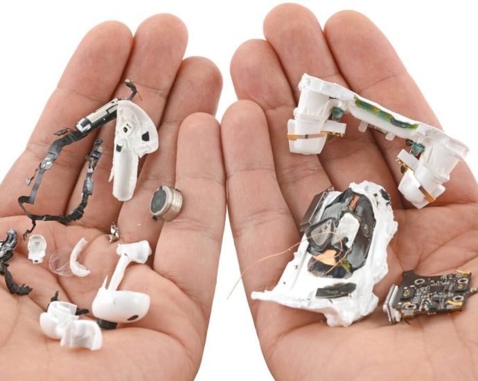 apple’s-airpods-pro-3-are-still-chuck-and-buy-again-specials