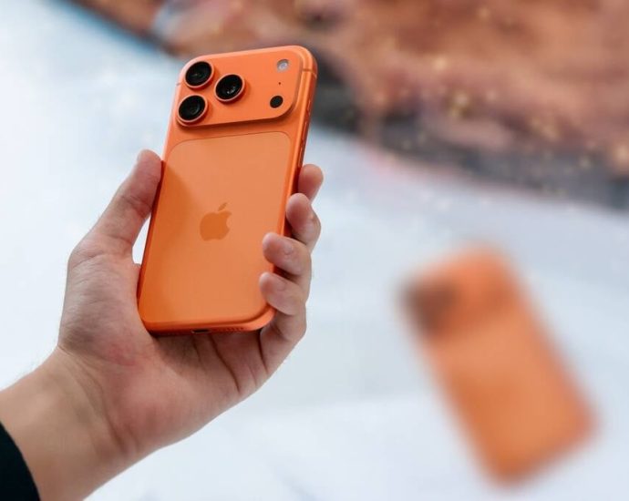 iphone-17-scratchgate-is-real,-ifixit-warns-–-buy-a-case-for-your-fancy-phone