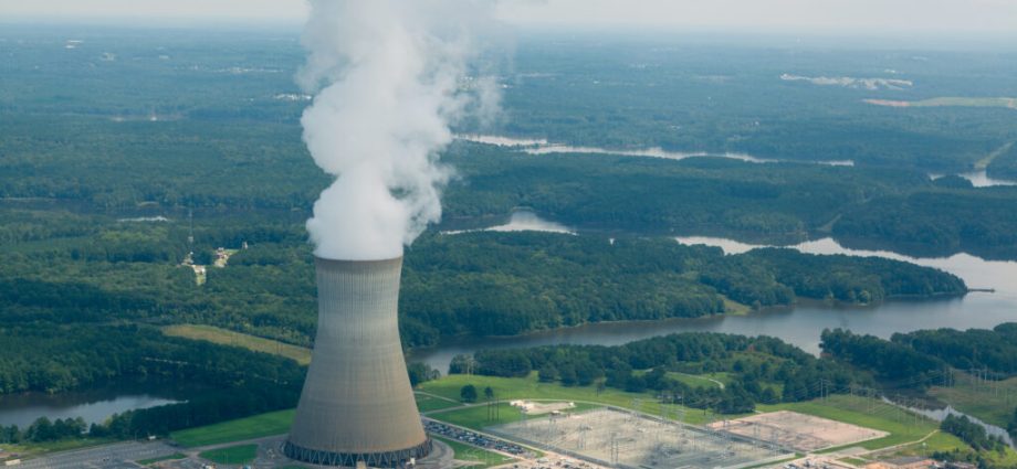 in-its-new-carbon-plan,-duke-energy-gambles-on-coal-as-a-shorter-term-fix-for-powering-data-centers