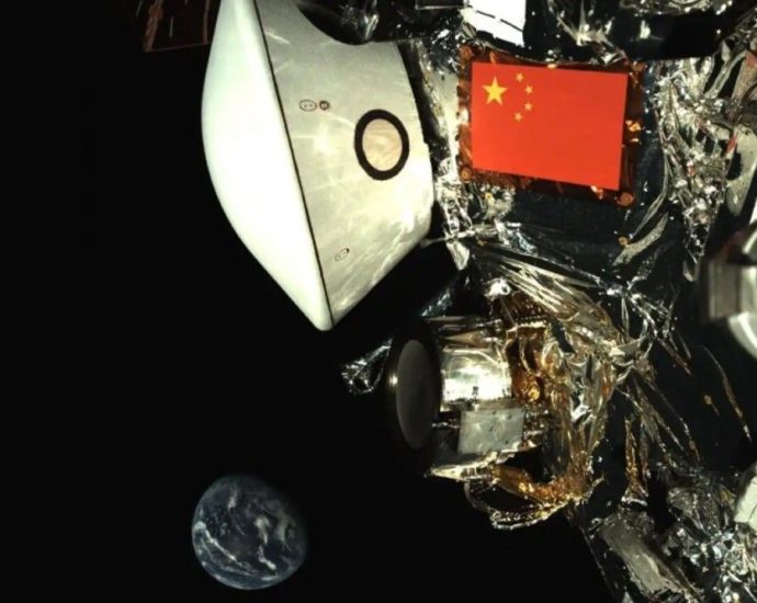China’s Tianwen 2 asteroid-sampling spacecraft snaps a selfie with Earth